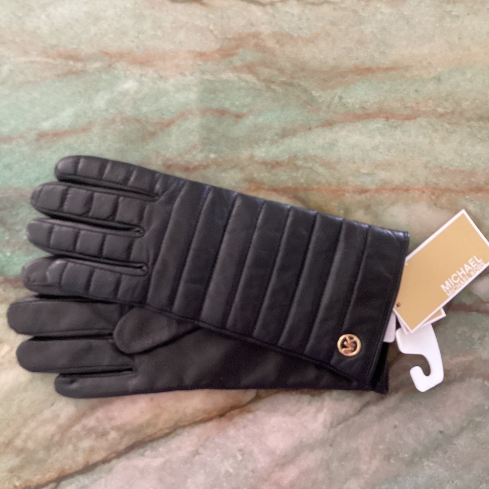 Michael Kors Quilted Leather Tech Gloves Fleece Lined Black Gold MK Logo - Picture 9 of 10